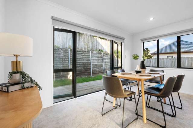 86 Fields Parade Oteha_1