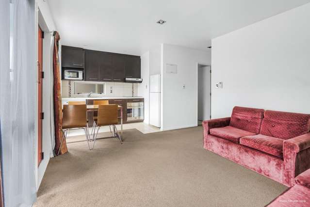 2/18 Lorne Street Melville_3