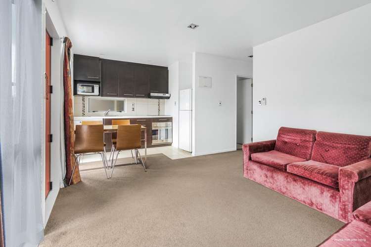 2/18 Lorne Street Melville_3