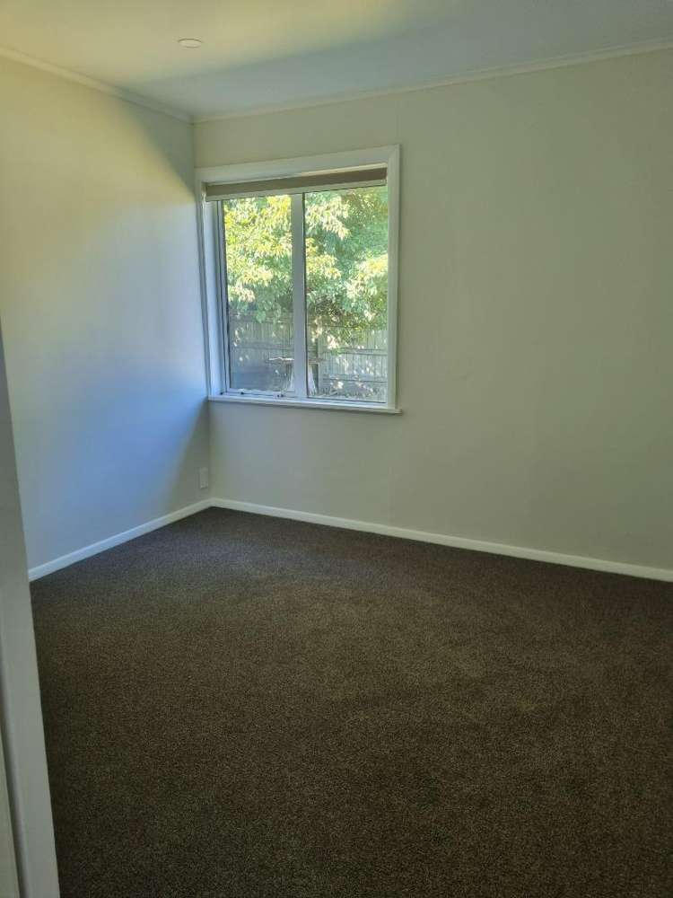 9 Dixon Road 11062_10