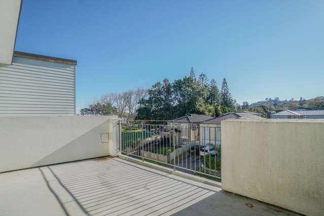 12/11 Carlos Drive Flat Bush_1