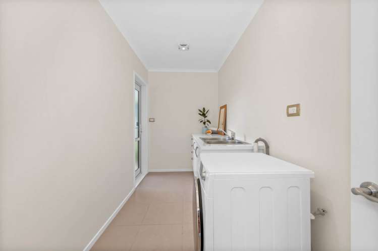 1 Defender Crescent Beachlands_21