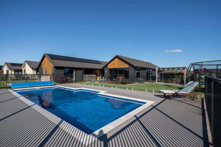 26 Alan Livingston Drive Cambridge_24