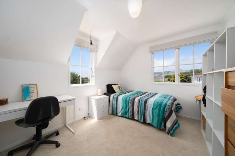 2 Newnham Court Tawa_13