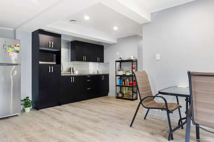 38 Staincross Street Green Bay_10