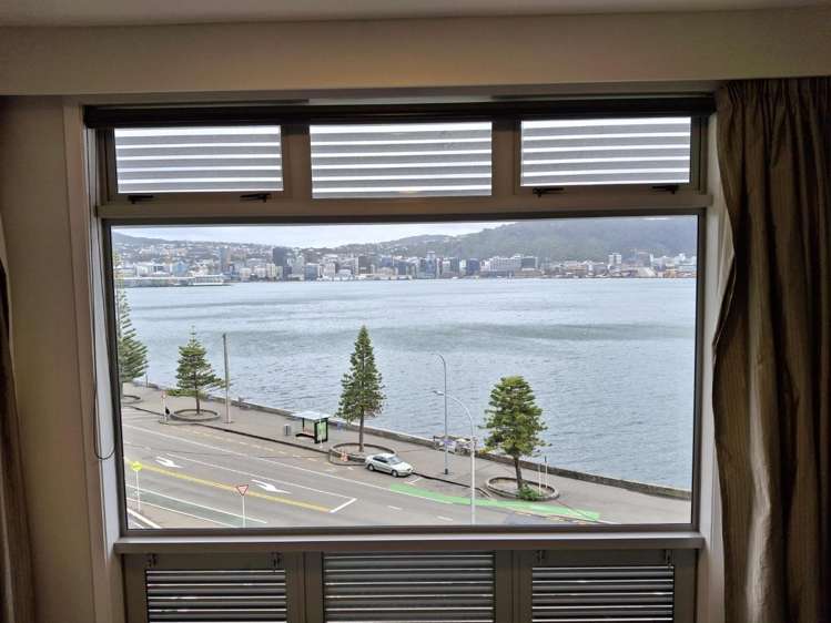 20A/370 Oriental Parade 1322_6