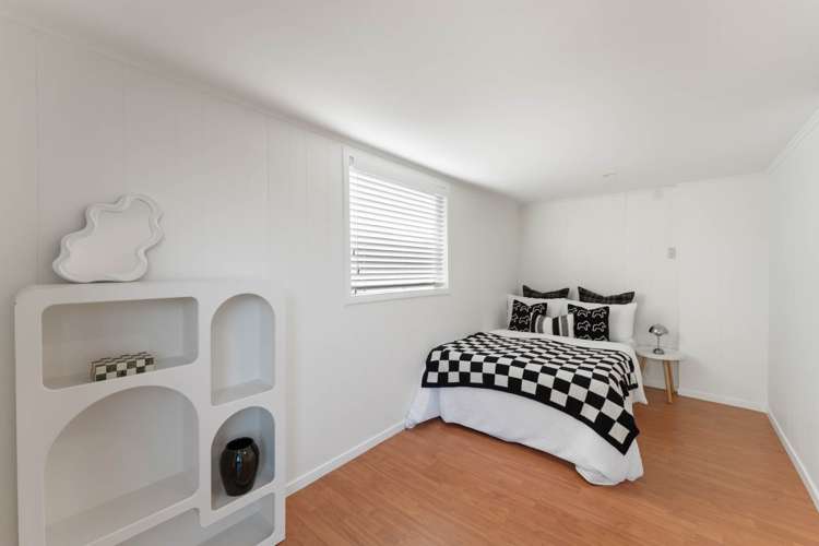 85 Pupuke Road Northcote_17