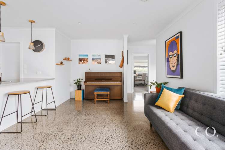 284 Ballintoy Park Drive Welcome Bay_12