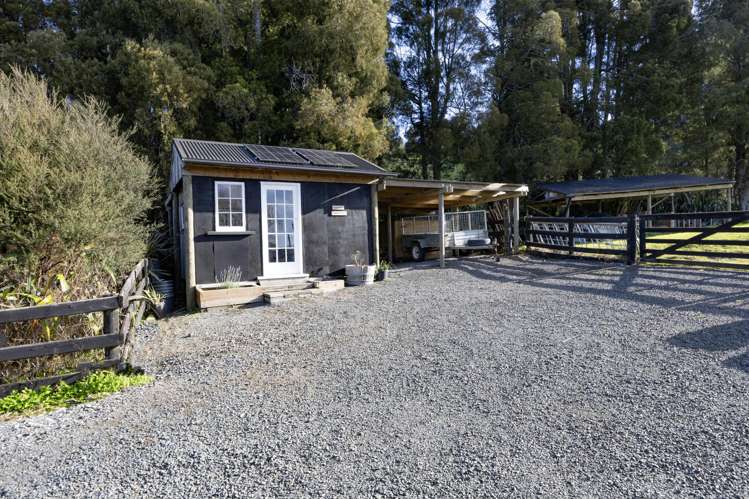 93 Alf Access Road Helensville_57