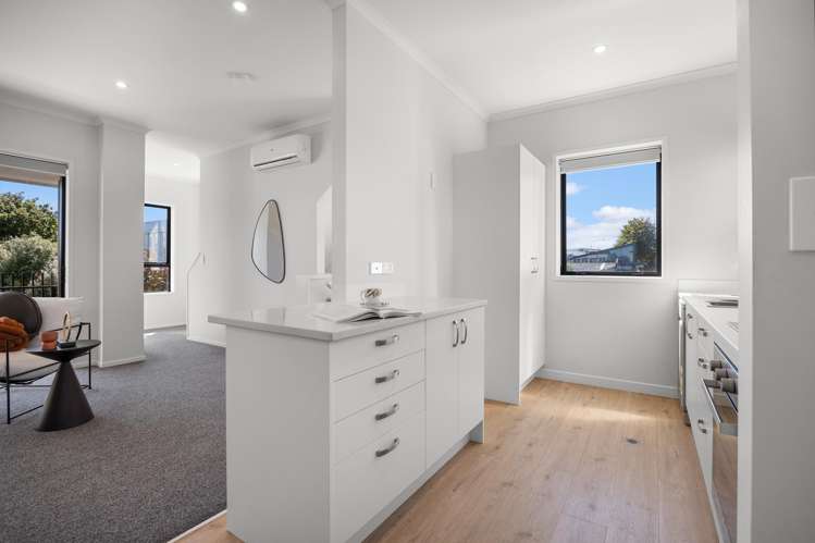 8/5 Peachgrove Road Te Atatu Peninsula_9