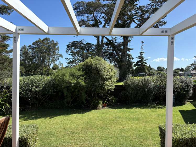 22 Clinton Avenue Te Atatu Peninsula_8