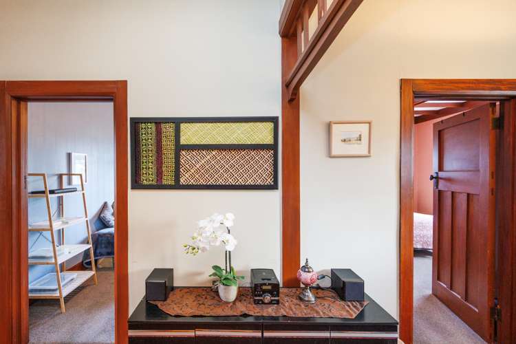 8 Burns Avenue Takaro_2