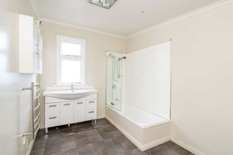 12 Avenal Street Avenal_21