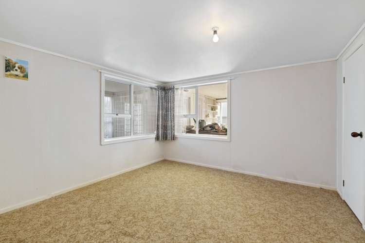 21 Roberts Road Matakatia_13