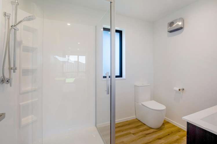 8 Edgar Way Rolleston_15