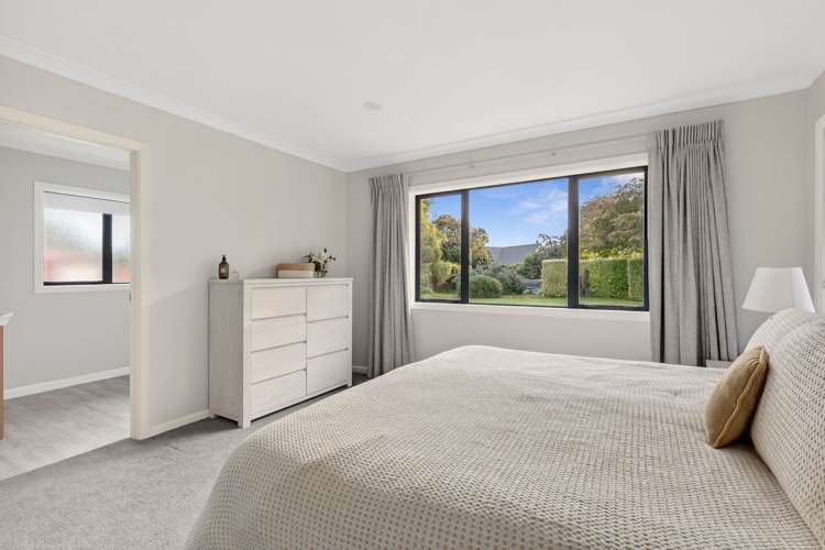 200 The Oaks Drive Cambridge_16