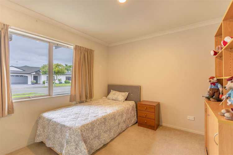 2 Arthur Close Clive_8