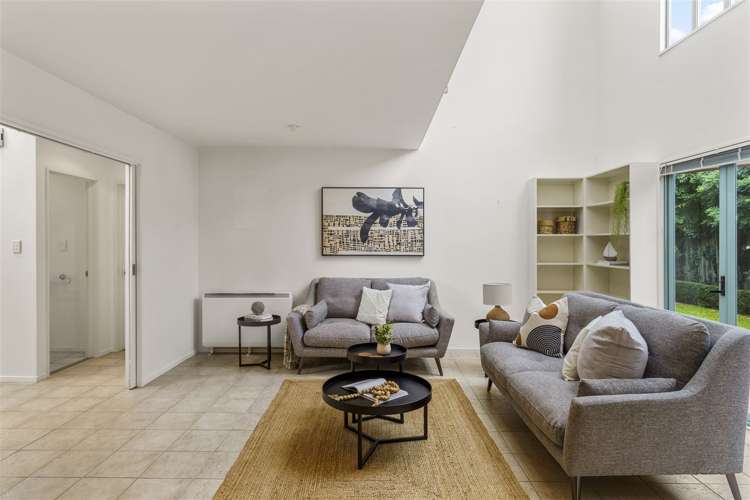 2/110 Nayland Street Sumner_4