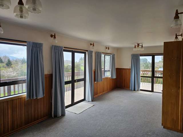 4 Gosling Grove Turangi_2