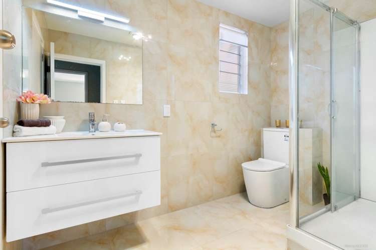 2/42 Pomaria Road Henderson_8