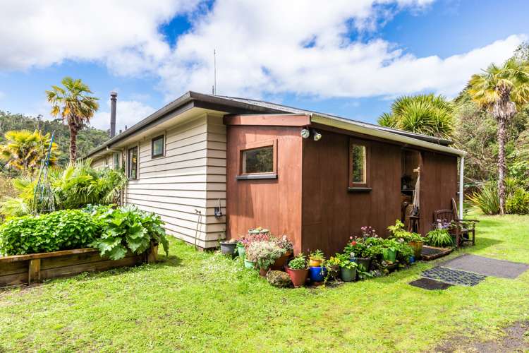 19 Poriwira Drive Kuratau_20