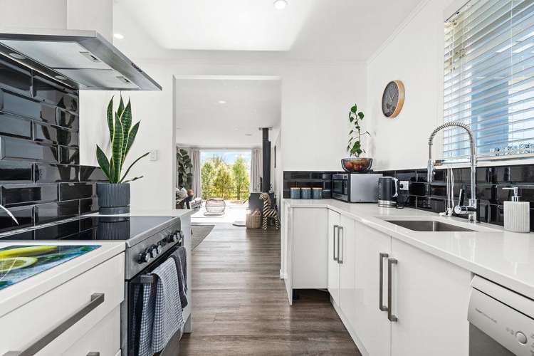 362 Somerset Road Carterton_1