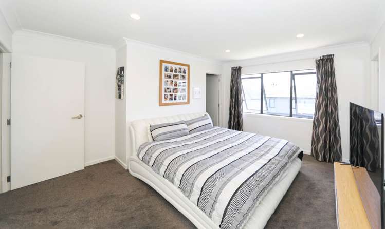 59 Donegal Park Drive Flat Bush_4