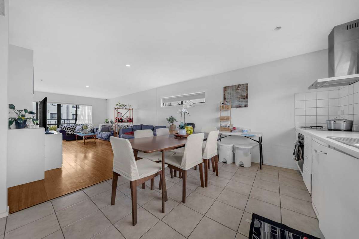 22/6 Ambrico Place_3