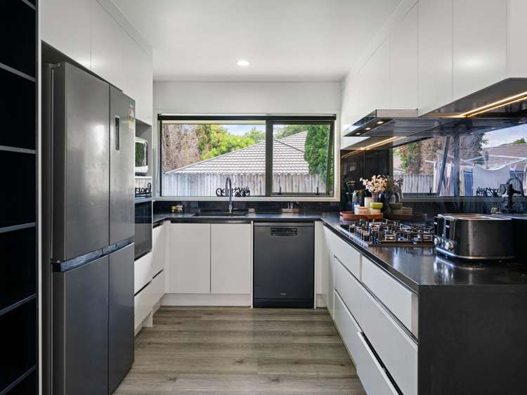 78 Lothian Brae Wattle Downs_4