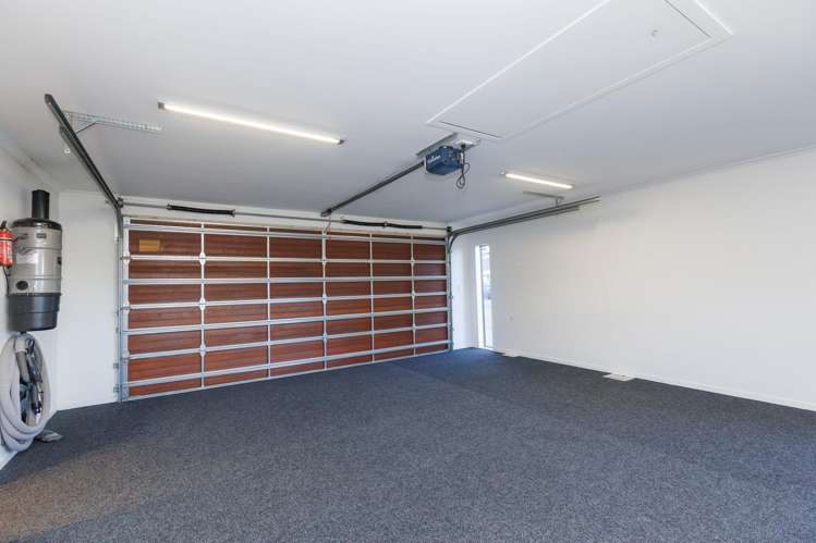 11 Yarnbrook Grove Churton Park_18