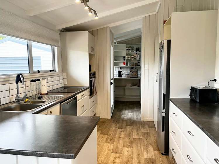 98 Torkar Road Clarks Beach_4