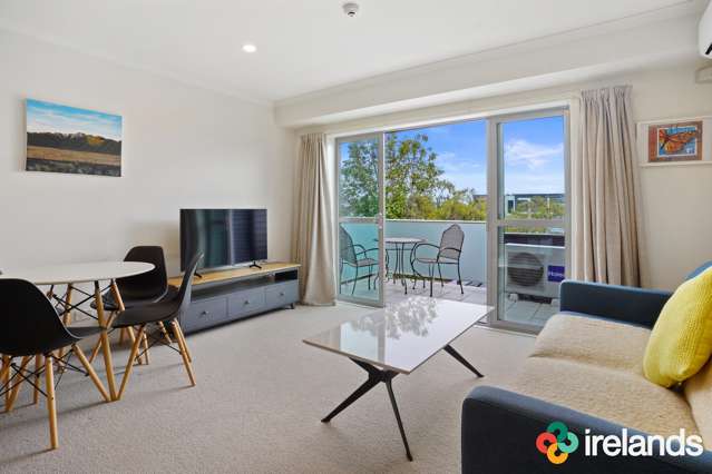 Top Floor, Three Bedroom, Western Outlook