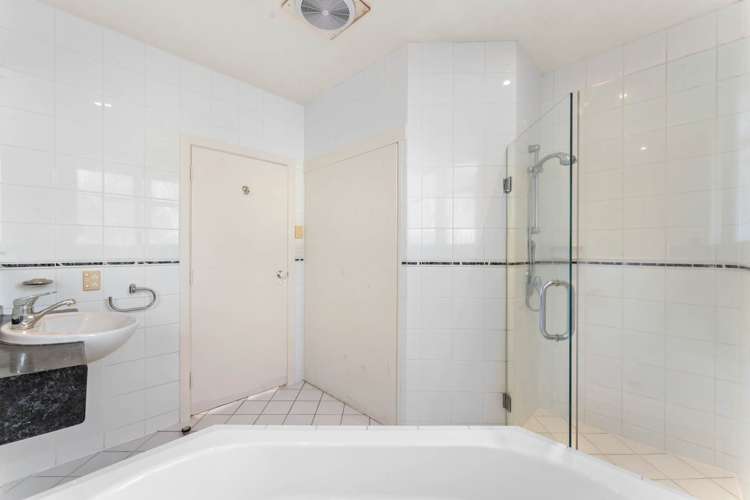 107 & 107B Te Atatu Road Te Atatu South_17