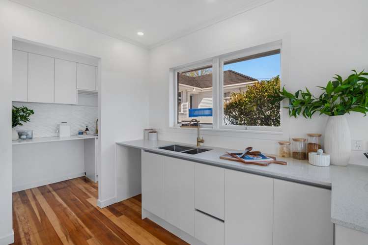 1/229 Glenfield Road_4