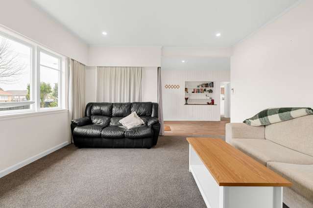 248 Fox Street & 107 Cook Street Hamilton East_3