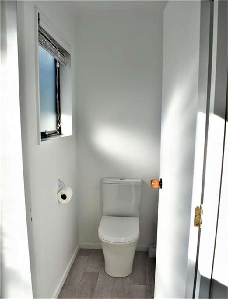 4 Thomas Place 11373_7