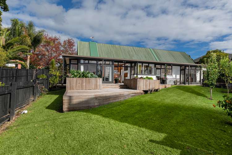 15 Fairlea Road Te Atatu South_23