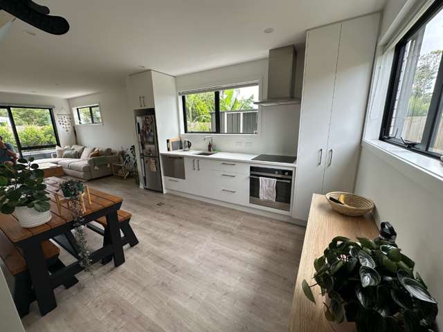 7/12 Enderby Drive Te Atatu Peninsula_2