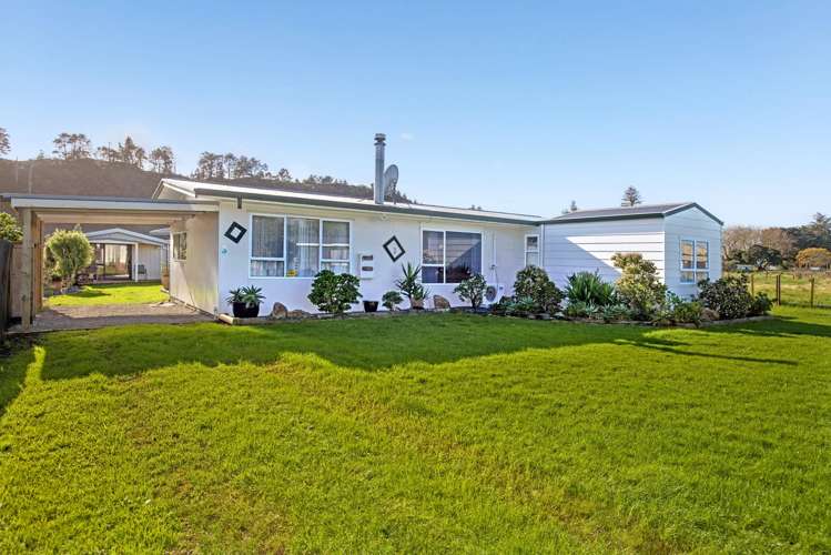 3 Banks Street Tolaga Bay_17