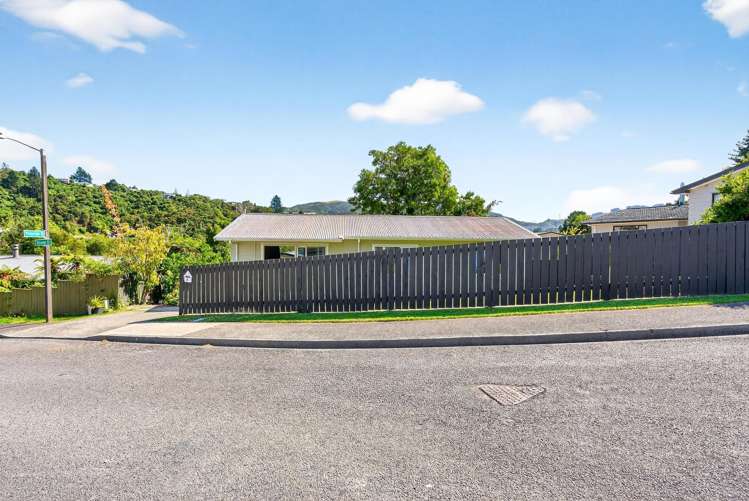 2 Takanini Grove Stokes Valley_28