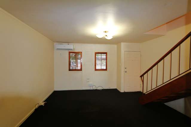 8/22 Spring Street Onehunga_1