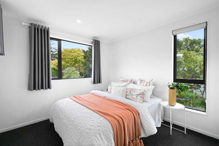 2/4 Oku Close Hillcrest_10