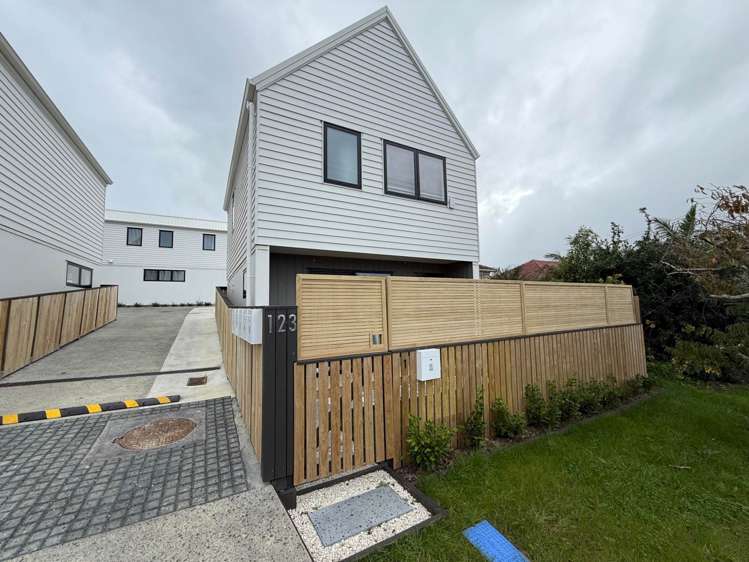 1/123 Barrack Road Mount Wellington_1