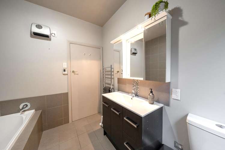 76 Ariki Avenue Otatara_16