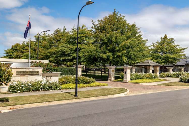 10 Hatton Court Northwood_20