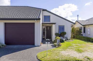 4 Lakeridge Close_3