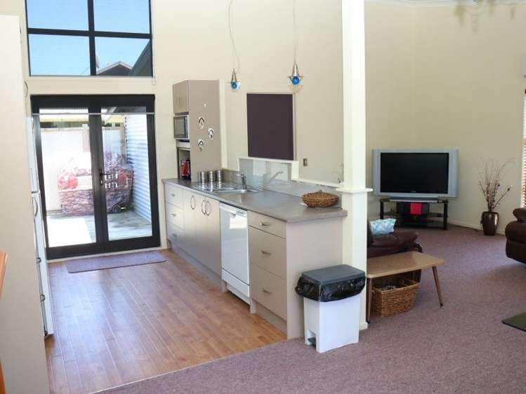 19 Hawk Hill Crescent Cooks Beach_6