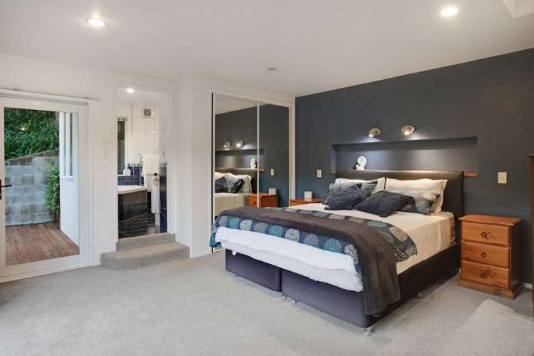 23 Pinewood Grove Botany Downs_8