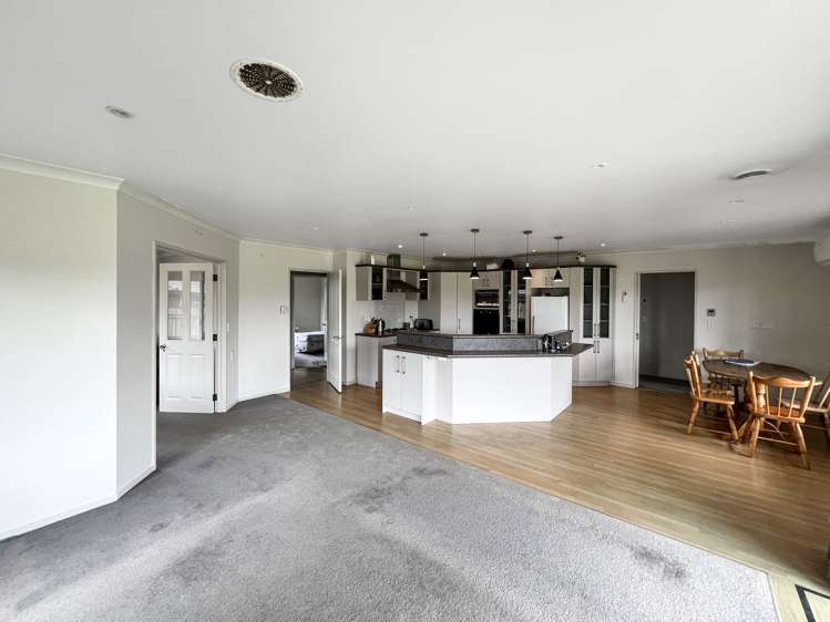 186 Pacific Drive Fitzherbert_15