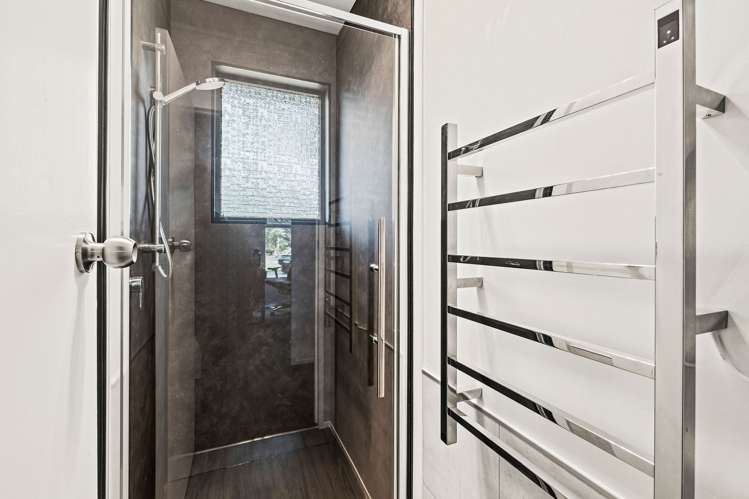 9 Meads Place Bulls_17